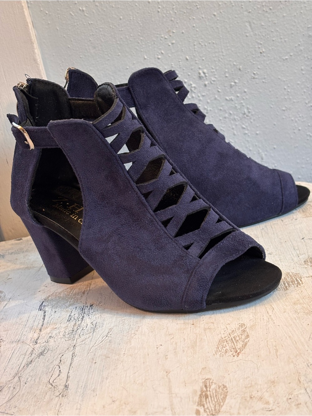 Z.H. Navy Blue Caged Peep-Toe Block Heel Sandals – EU 38 / Approx. US 7.5–8